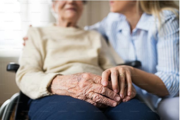 5 Tips To Become A Caregiver For Families That Deserve Help